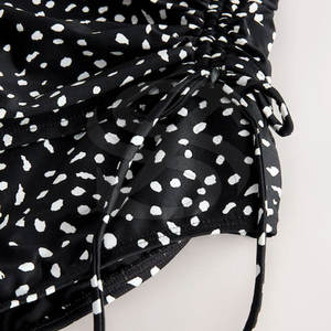 Traje de Baño de Tela Suave que Ofrece Ajuste Flexible, Secado Rápido, Comodidad y Diseño Moderno, Ideal para Entrenamiento de Natación - Product Image 5