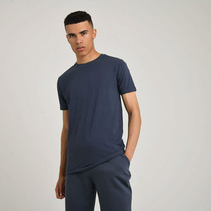 Fabricants de vêtements OEM t-shirts sur mesure pour hommes chemises de rue de couleur unie coupe ajustée - Product Image 6