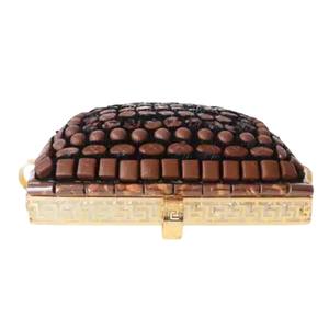 Plateau à chocolat décoratif moderne Plateau en métal fait main de haute qualité pour les mariages et occasions spéciales sur un élégant plateau de service en or - Product Image 4