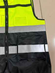 Gilet de sécurité réfléchissant pour moto, respirant, haute visibilité, couleur personnalisée OEM, avec poche, fabriqué au Pakistan - Product Image 5