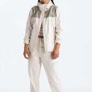 Chaquetas Softshell resistentes al agua de nuevo estilo para mujer. Transpirables de alta calidad con bolsillos laterales y capucha ODM y OEM disponibles - Product Image 4