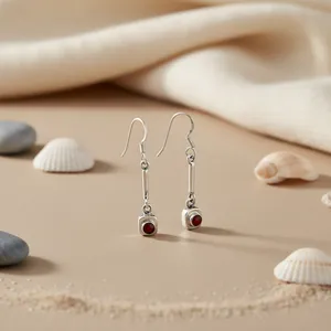 Boucles d'oreilles pendantes géométriques classiques avec pierre grenat rouge sertie en clos, en argent 925, bijoux de luxe pour femme - Product Image 1