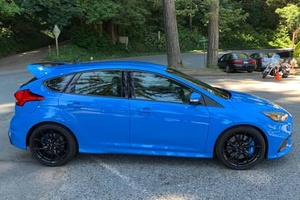 TOP VENTAS 2017 FORD Focus RS, Transmisión Manual de 6 Velocidades, Tracción en las Cuatro Ruedas, Color Azul Nitro - Product Image 2