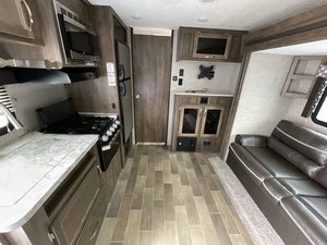 Caravane de camping d'occasion Cole_man Li_ght 1805RB 2020 - Product Image 4