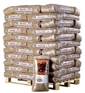Briquettes de bois ENplus A1 en sacs de 15 kg, combustible de haute qualité avec 99 % de cendres et 10 % d'humidité, en vente - Product Image 5