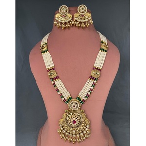 Impresionante Juego de Collar con Colgante y Aretes con Piedras Chapadas en Oro de Primera Calidad, Colección para Bodas y Festivales para Mujer - Product Image 1
