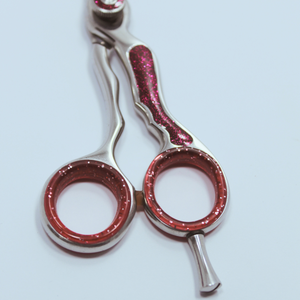 กรรไกรตัดผมคาร์บอนสูงขัดเงาพร้อมสีที่ปรับแต่งได้และการออกแบบสไตล์ที่เป็นเอกลักษณ์เพื่อความงามและการดูแลส่วนบุคคล - Product Image 2