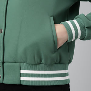 Chaqueta Varsity Corta Transpirable de Moda Urbana Personalizada, Venta Caliente, Alta Calidad, Fabricada en Fábrica, Talla Grande, Venta al Por Mayor - Product Image 5