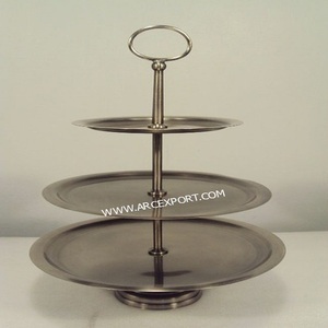 Soporte de Pastel Decorativo de Lujo Dorado de 3 Niveles, Soporte de Pastel Moderno de Metal, Suministros para Presentación de Pasteles para Bodas y Cumpleaños - Product Image 2