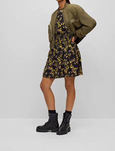 Chaqueta acolchada brillante 100% nailon para mujer, con logotipo personalizado impreso en DTF, estilo urbano, cómoda chaqueta acolchada para damas - Product Image 4