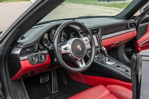 รถ Porsche 911 Turbo S Cabriolet ปี 2015 มือสอง สภาพดี ราคาคุ้มค่า - Product Image 2