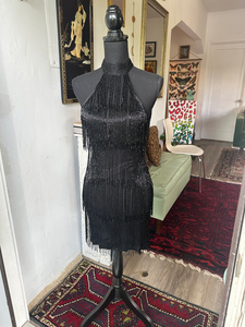 เดรสมิดิปักลายแขนกุดคอแต่งระบายเซ็กซี่สีพื้นปักลายสวยงามชุดงานพรอมสั้นธรรมชาติ - Product Image 3