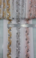 Dentelle florale brodée à la main de haute qualité avec perles, garniture élégante en dentelle filetée couleur miel pour robes de mariée, vêtements DIY et rideaux