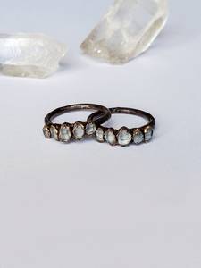 Anillo Boho de Piedra Natural Herkimer Diamond Blanca, Multi-Piedra, Electroformado en Cobre y Plata de Ley, Elegante y Alternativo para Mujer - Product Image 5