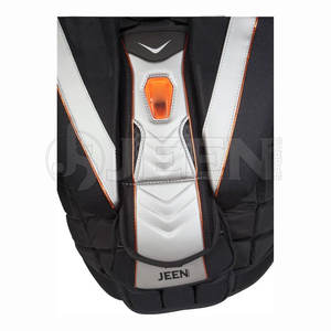 Logo personnalisé Design Hommes Tête Poitrine Fabriqué Dans La Meilleure Qualité Hockey Sur Glace Poitrine Garde 2024 Hommes Hockey Sur Glace Poitrine Garde - Product Image 4