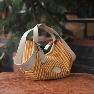 Elégant sac à bandoulière en cuir rayé fait main Best Seller avec accent traditionnel Elégant et intemporel Sac tendance pour femme - Product Image 3