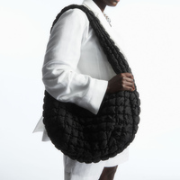 Sac fourre-tout plissé noir personnalisé en néoprène pour femme, grande capacité, style habillé, avec chaîne de perles et rembourrage en coton massif