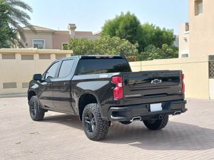 Silverado 2022 Negro, 4 Cilindros, Asientos de Cuero, Tracción en las Cuatro Ruedas, Control de Crucero Adaptativo, Automático, Neumáticos R20, 5 Plazas, Techo Solar, Visión Trasera de 360° - Product Image 6