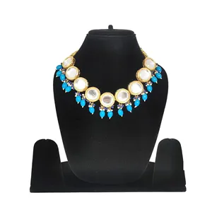 Conjunto de Joyería Fina Blug, Collar de Una Sola Capa con Kundan y Pendientes, Chapado en Oro de 24K, Acero Inoxidable y Cobre para Bodas - Product Image 2