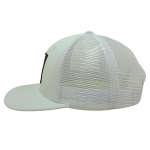 Sombrero de camionero 6 paneles Contraste personalizado Logotipo bordado Parches tejidos Malla blanca Gorra estructurada Hebilla de un solo pecho de plástico OEM - Product Image 3