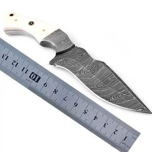 Cuchillo de caza Skinner de acero de Damasco hecho a mano de calidad superior, cuchillo de bolsillo plegable para acampar al aire libre - Product Image 4