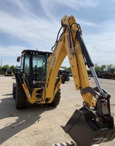 Tractor de cargador frontal B95D NewHolann, nuevo motor de núcleo de cubo multifuncional, accesorios completos con rodamiento - Product Image 5