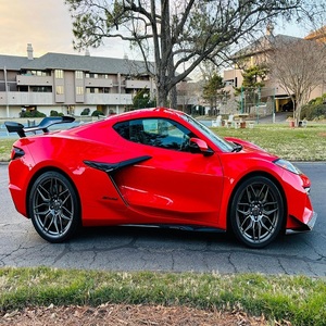2024 Chevrolet Corvette Z06 Coupe Super Clean Listo para la entrega con dirección izquierda Techo solar panorámico Asientos de cuero Cámara trasera - Product Image 3