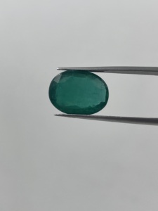 Émeraude de Zambie naturelle non traitée et non chauffée de très belle qualité de qualité supérieure coupe ovale 5.07 carats pour la fabrication de bijoux - Product Image 6