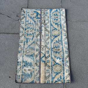 Alfombra Turca Vintage de 1.2x2 pies (38x60 cm), Alfombra de Lana Azul Abstracta - Product Image 1