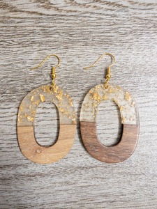 Boucles d'oreilles créoles minimalistes en bois/résine de haute qualité Designs d'art abstrait contemporain Grande résine HF CRAFTS - Product Image 5