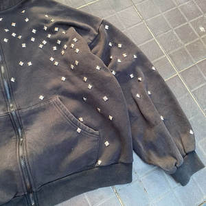 Personalizado 100% algodón francés Terry Dtg remache tachonado Rhinestone impresión piedra lavada Zip Up sudaderas con capucha para hombres - Product Image 4