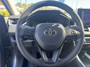 Toyota RAV4 XLE FWD SUV 2024 d'occasion, boîte automatique 8 vitesses, transmission intégrale, freins ABS - Product Image 5