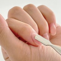 Offre Spéciale : Pousse-cuticules et Coupe-ongles en Acier Inoxydable Durable, Double Tête, Réutilisable, Écologique, Personnalisable pour les Soins des Ongles
