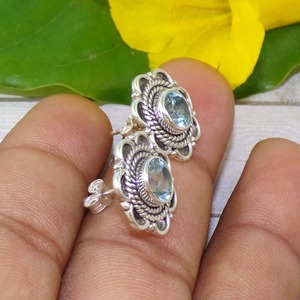 Boucles d'oreilles pendantes tendance pour femmes en argent sterling 925 massif plaqué or avec pierre précieuse topaze bleue pour cadeau de mariage - Product Image 2