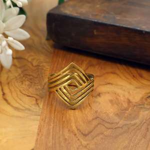 Bague géométrique dorée, bague minimaliste pour femme, bijoux simples en laiton de style bohème moderne, vente en gros - Product Image 2