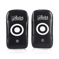 Coussinets de frappe Fairtex personnalisés de haute qualité avec logo personnalisé, bouclier de frappe de boxe personnalisé et bouclier de bras d'entraînement de Muay Thai pour l'utilisation en MMA