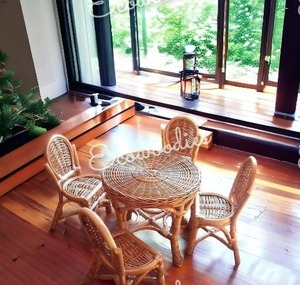 Ensemble de salle à manger de luxe en rotin pour jardin, extérieur et intérieur, meubles en osier et bambou, table ronde vintage et 4 chaises, ensemble de bistro - Product Image 4