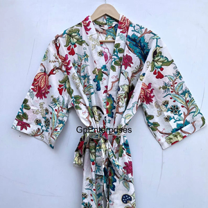Robe Kimono blanche en coton à fleurs Robe de chambre taille unique avec imprimé fleuri pour demoiselle d'honneur pour les vêtements de nuit d'été et de printemps - Product Image 1