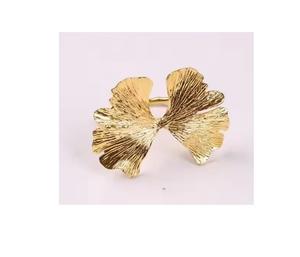 Servilleteros florales hechos a mano en elegantes elementos esenciales de mesa de boda de metal plateado u dorado y servilleteros para invitados para especiales - Product Image 5