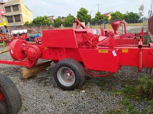 Empacadora de heno Massey Ferguson 124 para venta - Product Image 2