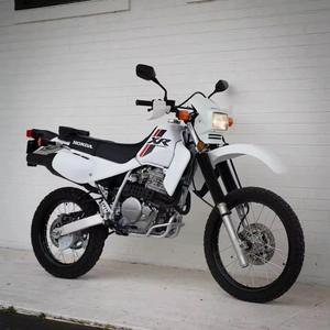 Ventas Originales 2024-2025 Honda XR650L Enduro Dirt Bike 644cc Arranque Eléctrico, Refrigeración por Aire, Suspensión de Largo Alcance, Aprobado por DOT - Product Image 1