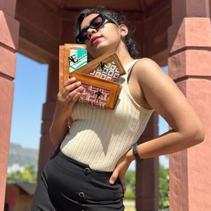 Cartera de mano de piel auténtica hecha a mano estilo Azteca, embrague de dos pliegues, Alfombra de lujo, pequeña, colorida, tipo sobre - Product Image 1