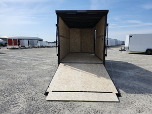Remolque de Carga Cerrado 7x14 para Contratistas de Jardinería, Modelo 2027, Eje Tándem, Remolque con Nariz en V, en Venta - Product Image 5