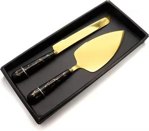 Serveur de gâteau et ensemble de couteaux à gâteau manche en bois et finition polie Design Home Decor Hotel and Wedding Decor Metal Cutlery Set - Product Image 5