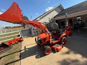 Chargeuse sur pneus Kubota BX23S 25 CV avec moteur diesel, chargeuse frontale et pelle arrière, moment de charge élevé, à vendre - Product Image 3