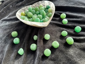 Pierre roulée d'aventurine verte naturelle, cristal de guérison poli, pierre précieuse pour le Reiki, la méditation, la décoration intérieure, la collection et les cadeaux - Product Image 5