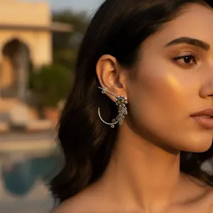 Pendientes de Aro con Perlas Religiosas Chapados en Rodio para Mujer - Product Image 3