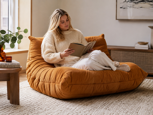 โซฟาสไตล์โตโก 2 ที่นั่ง แบบ Loveseat หุ้มผ้าแบบ Tufted Quilted โครงแบบไร้กรอบ ดีไซน์ทันสมัย สำหรับห้องนั่งเล่นหรืออพาร์ทเมนต์ - Product Image 1