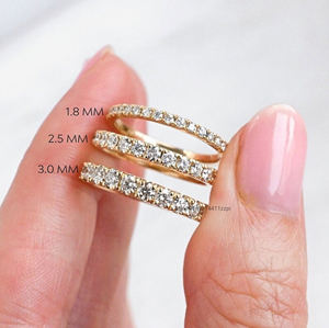 แหวนเพชรโมอิสทรงกลมตัดสีทองแบบเรียบวงแหวนพลอยเข้าคู่สีทอง - Product Image 5