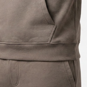 ชุดวอร์มผู้ชายแบบกำหนดเอง ดีไซน์ยอดเยี่ยม คุณภาพพรีเมียม ผลิตจากผ้าฝ้าย 100% เหมาะสำหรับออกกำลังกาย ฟิตเนส และเล่นกีฬา - Product Image 5